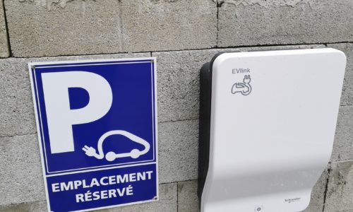 borne recharge IRVE véhicule électrique hybride